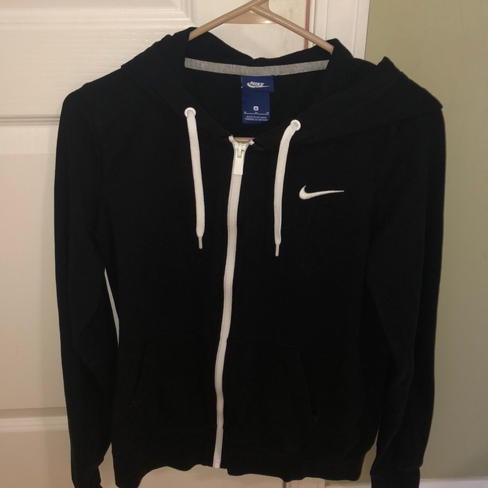 Nike women’s light weight jacket